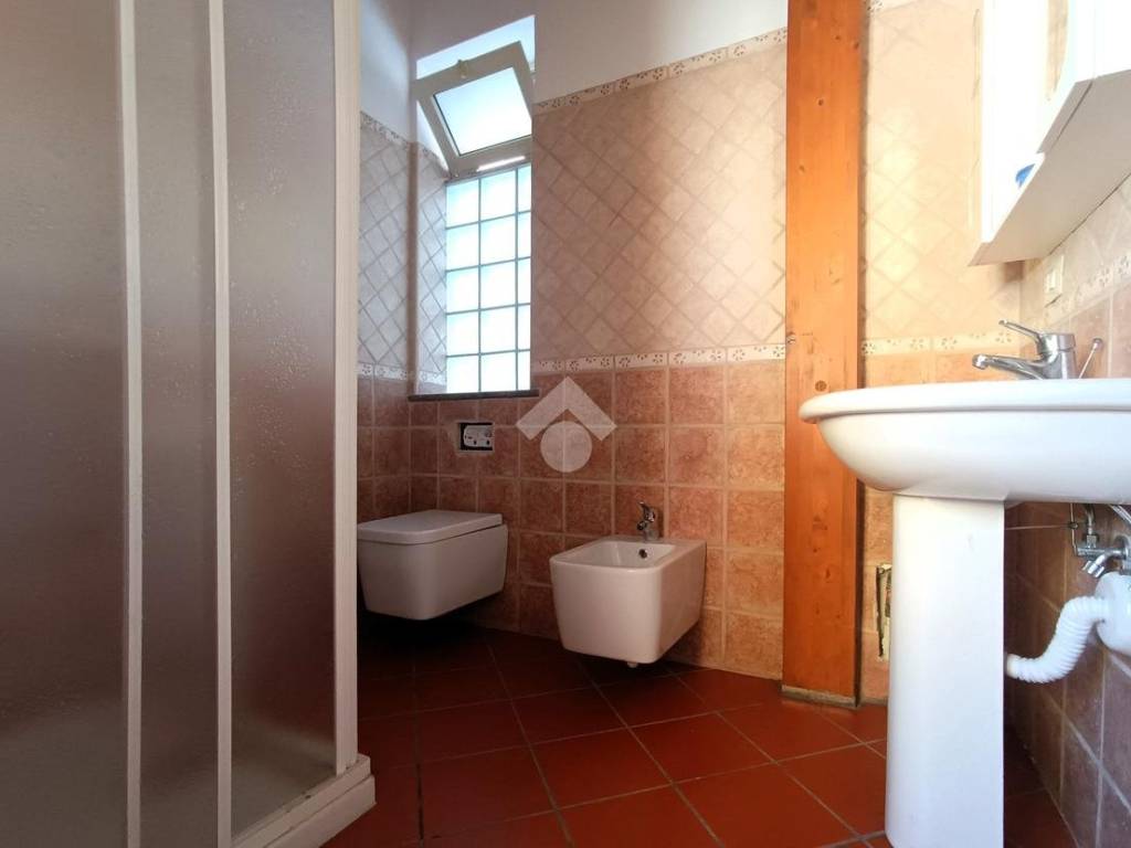 4 - Bagno in veranda (3)