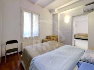 Via-Capo-di-Lucca-Bedroom.jpg