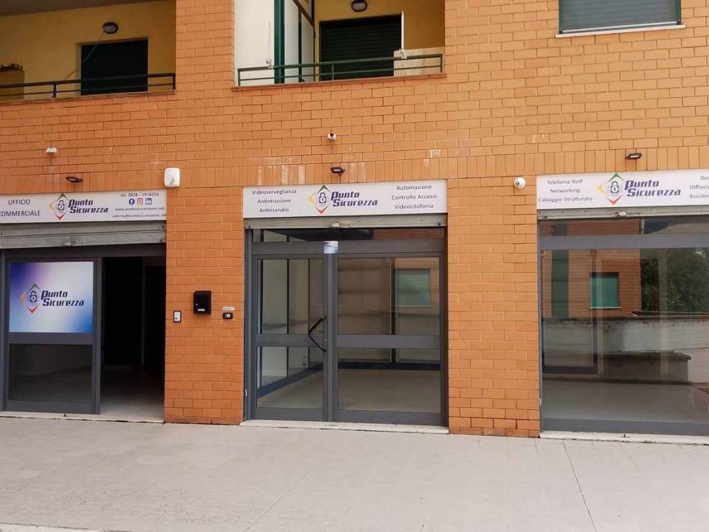 Locale commerciale via luigi sturzo, centro, battipaglia