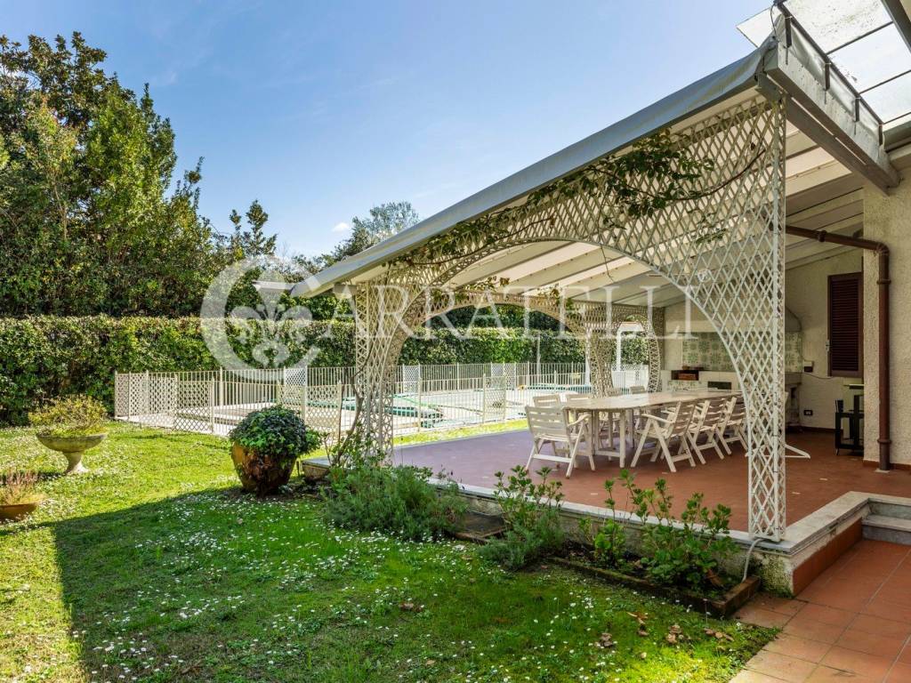 Villa con piscina a Forte dei Marmi