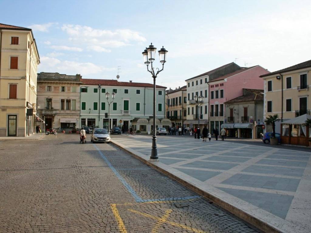 piazza-castello-1024x746.jpg