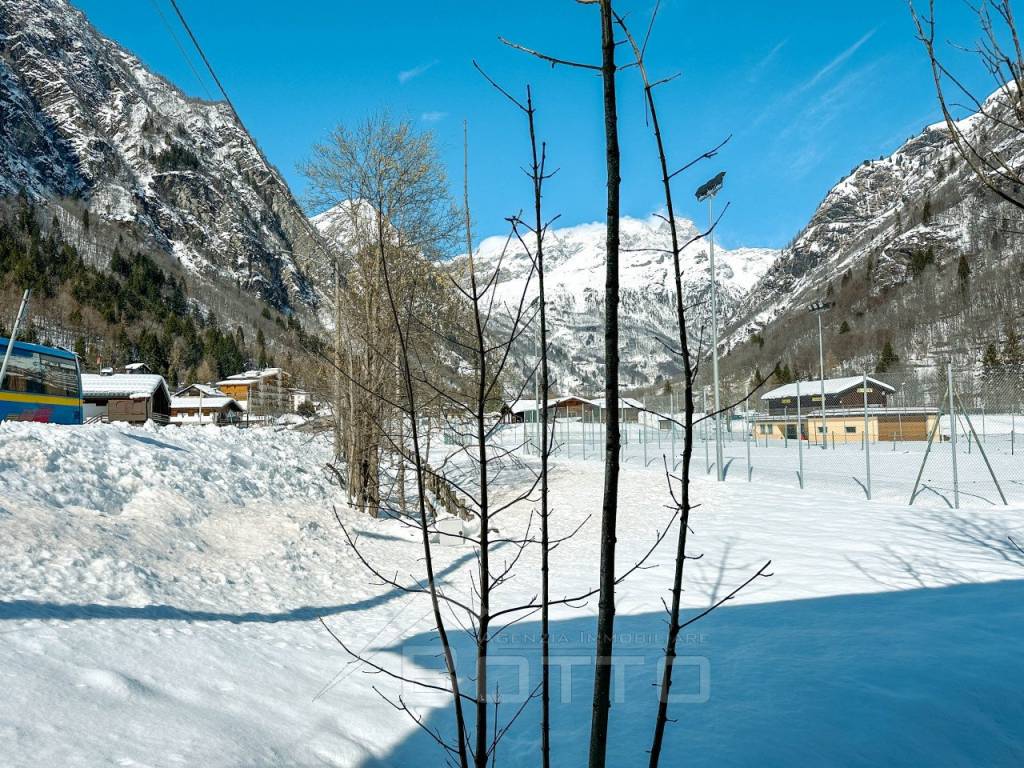 rustico vendita alagna cortile