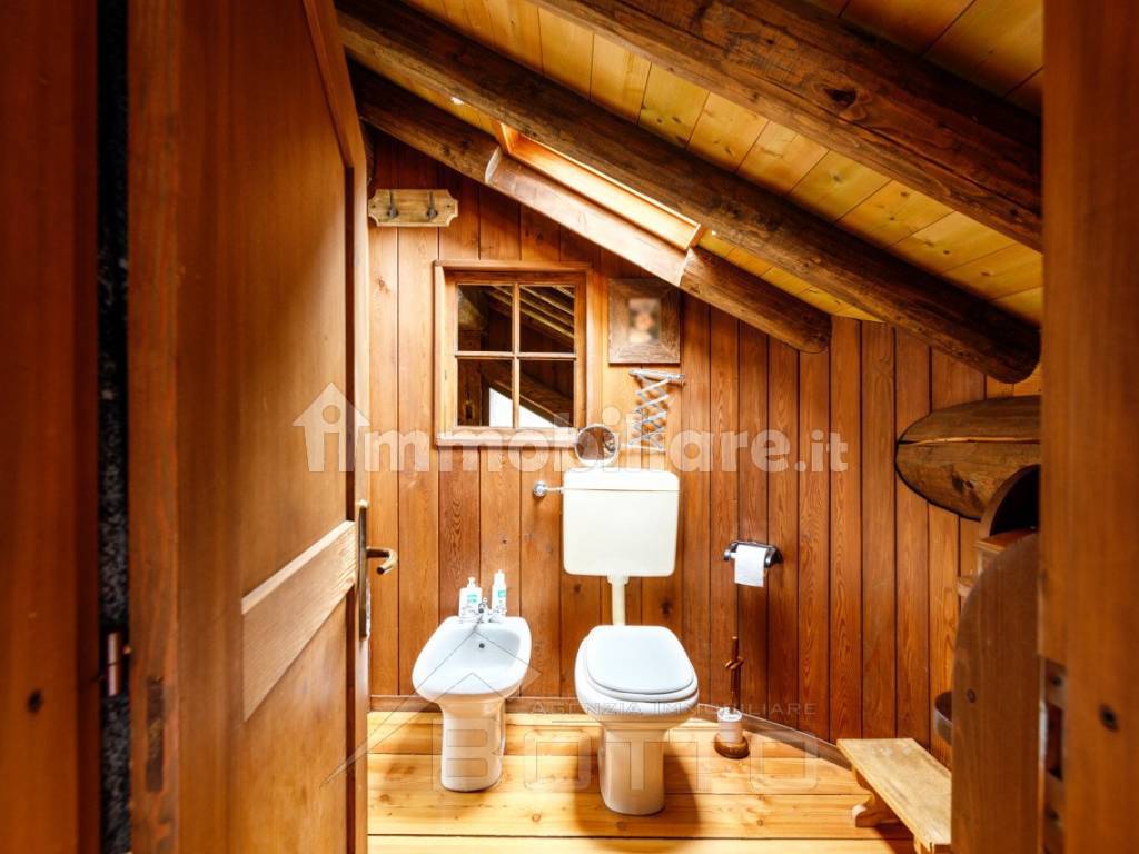 attico vendita alagna camera bagno