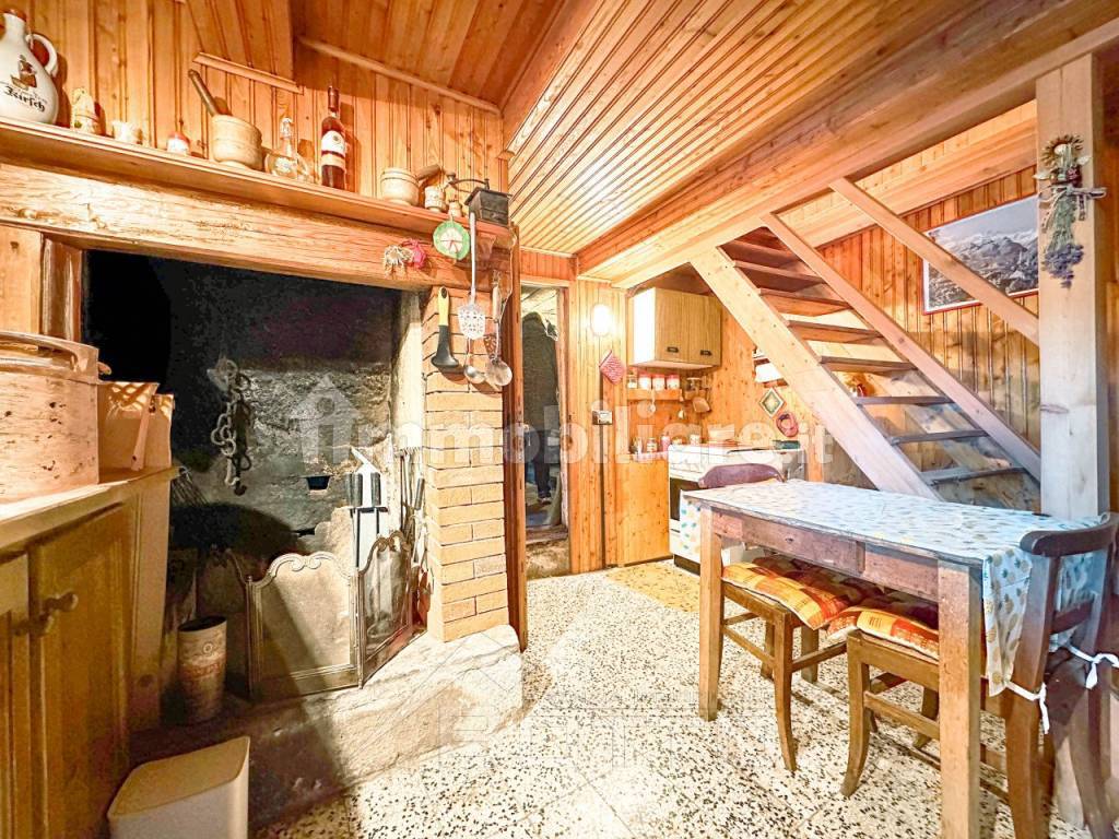 casa vendita alagna stanza1