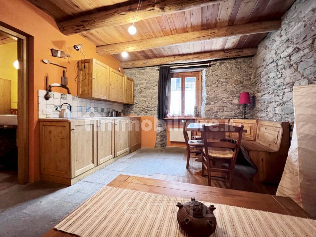 appartamento vendita alagna cucina