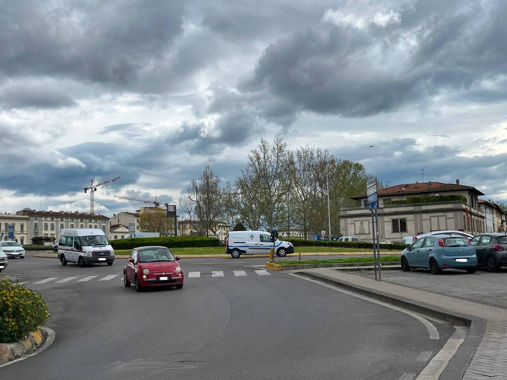 Magazzino - deposito piazza taddeo gaddi, ponte alla vittoria, firenze