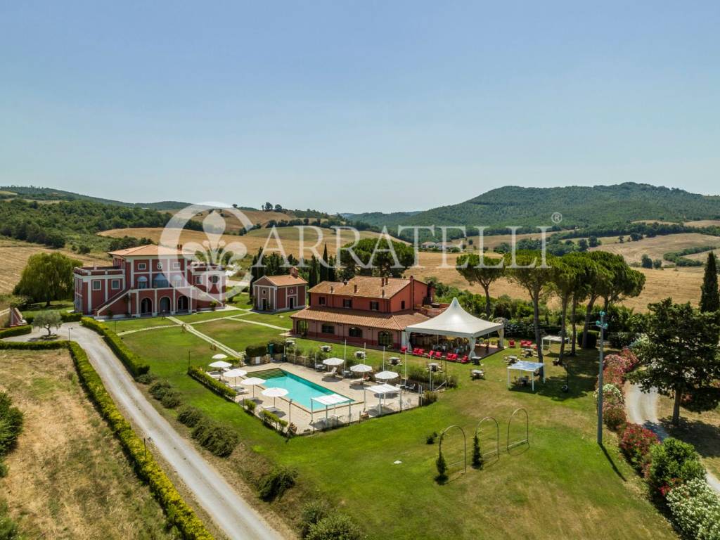 Azienda Agricola con Resort nella Maremma Toscana