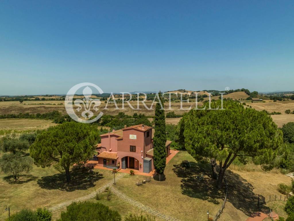 Azienda Agricola con Resort nella Maremma Toscana