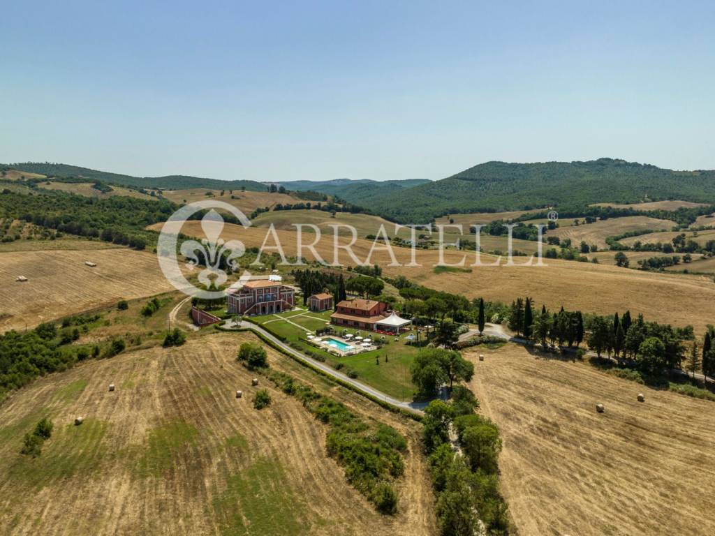 Azienda Agricola con Resort nella Maremma Toscana