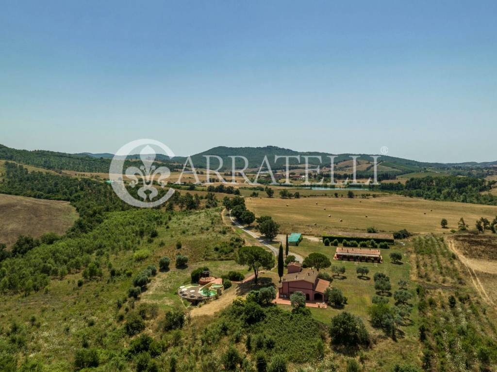 Azienda Agricola con Resort nella Maremma Toscana