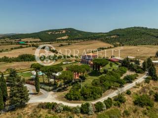 Azienda Agricola con Resort nella Maremma Toscana