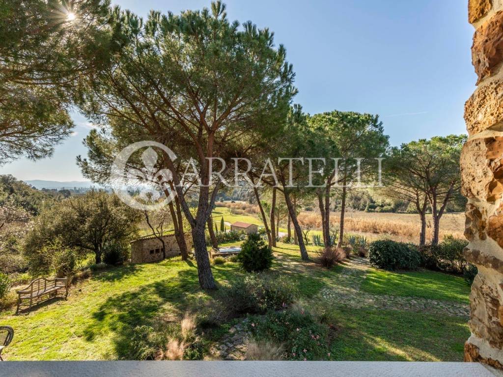 Esclusivo Casale con terreno a Suvereto