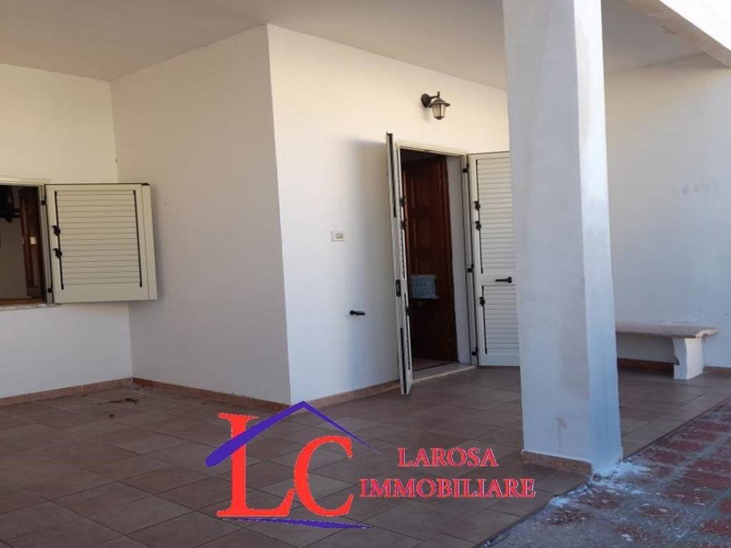 larosa_immobiliare_ingresso_casa_san_foca2