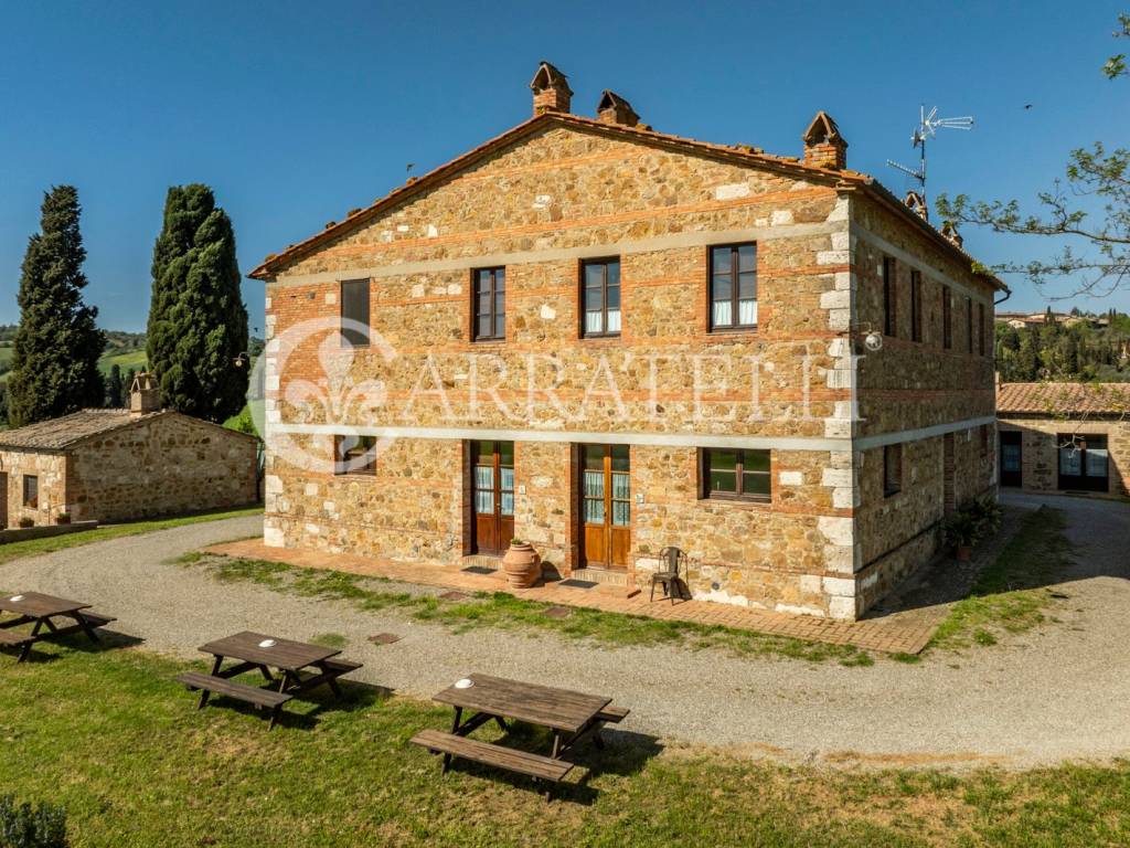 Casale in Pietra panoramico a San Quirico d Orcia