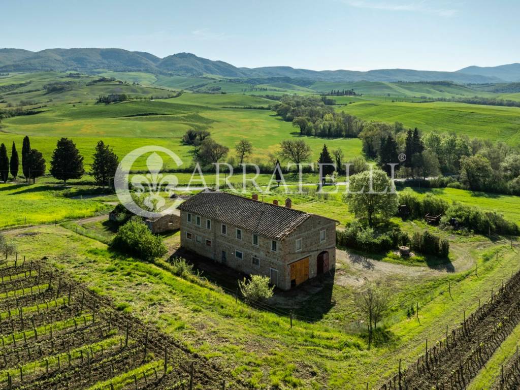 Casale in Pietra da ristrutturare a Pienza