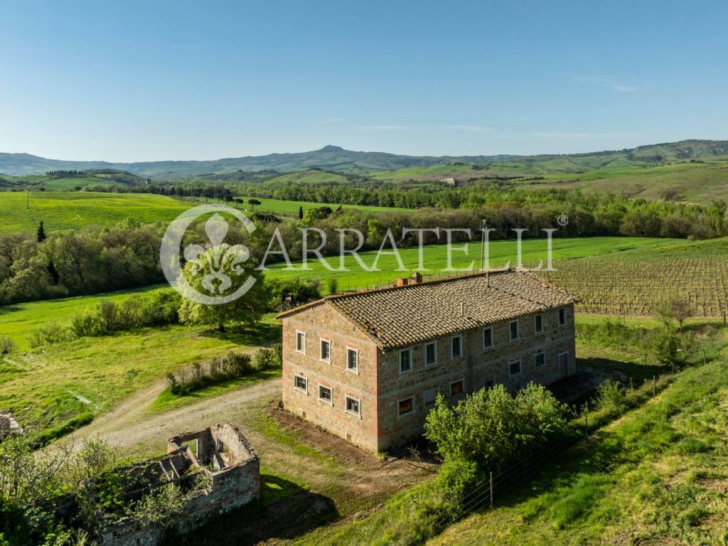 Casale in Pietra da ristrutturare a Pienza