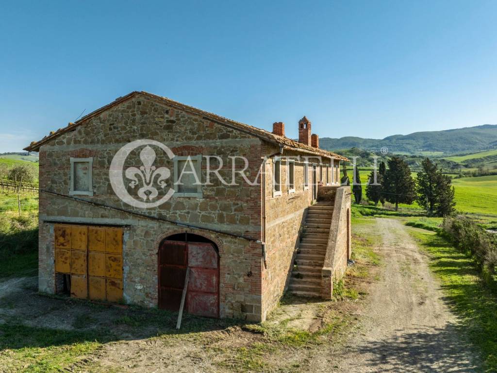 Casale in Pietra da ristrutturare a Pienza