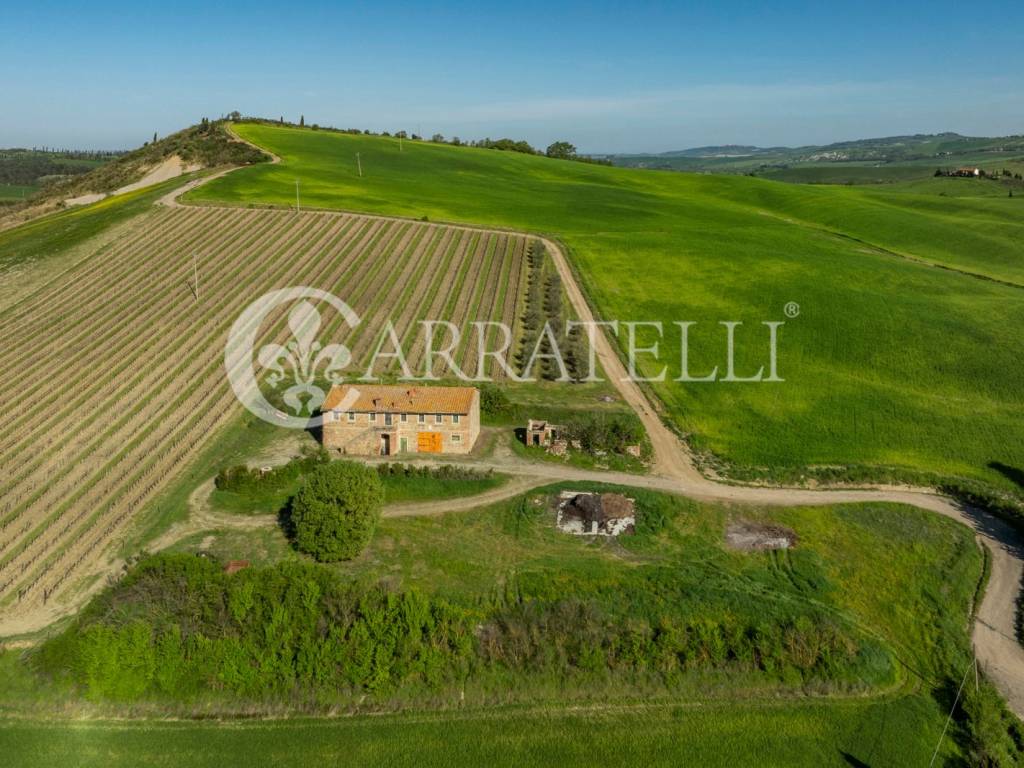 Casale in Pietra da ristrutturare a Pienza