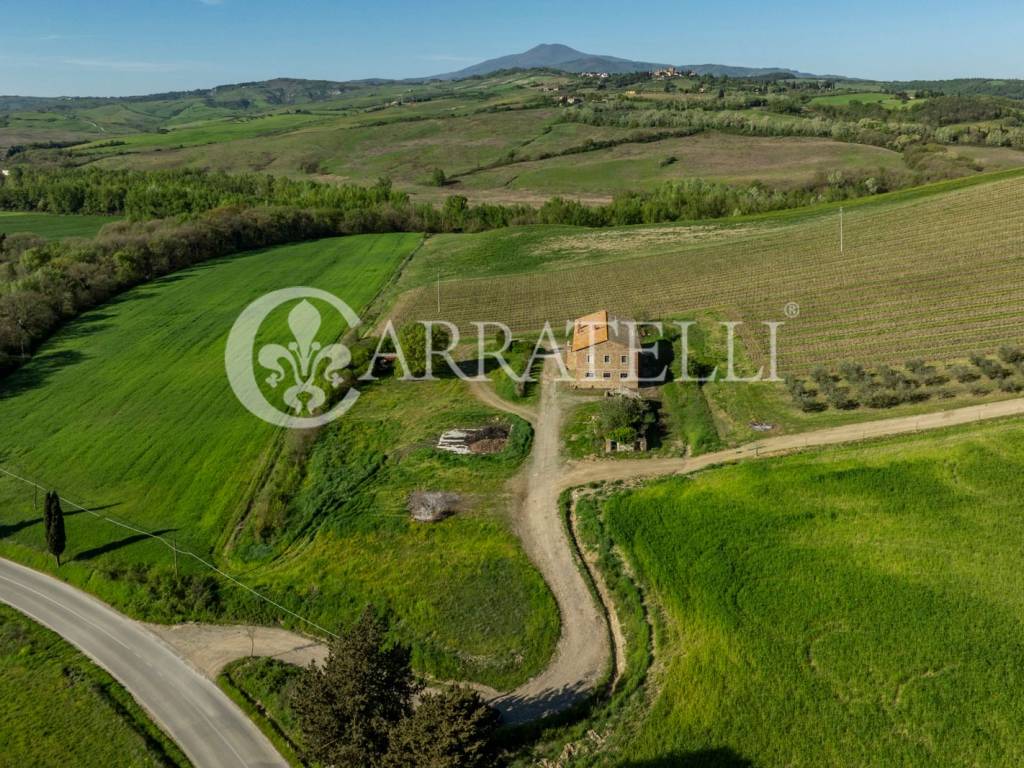 Casale in Pietra da ristrutturare a Pienza