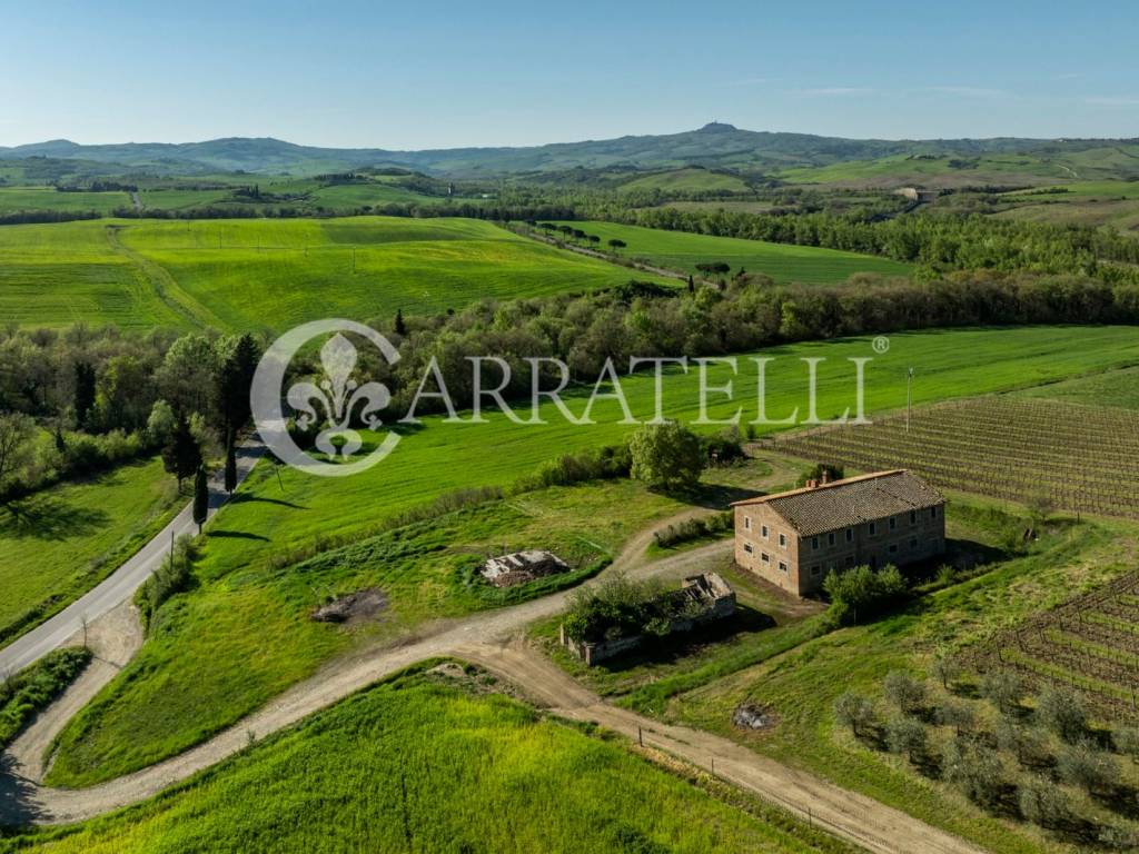 Casale in Pietra da ristrutturare a Pienza