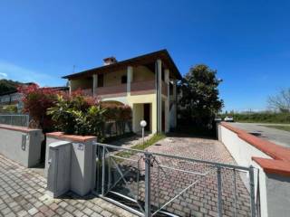 Foto - Vendesi villa con terrazzo, Lidi Ferraresi, Comacchio