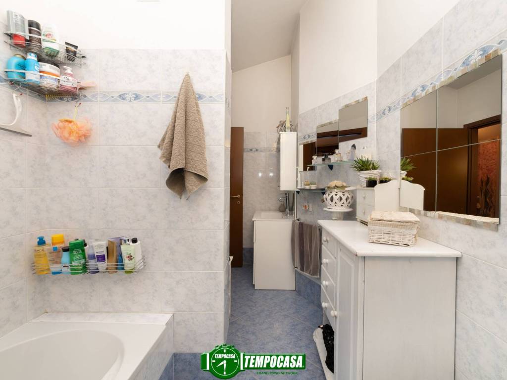 BAGNO CON BOX DOCCIA