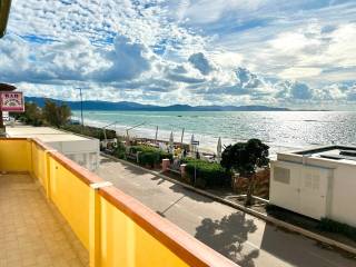 balcone fronte mare