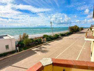 balcone fronte mare