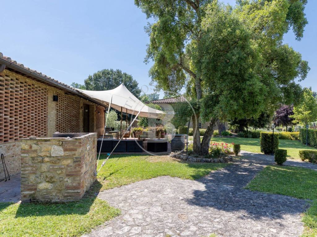 San Gimignano, azienda agrituristica con piscina,