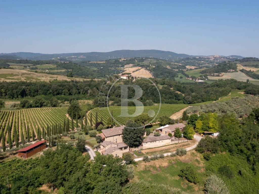 San Gimignano, azienda agrituristica con piscina,