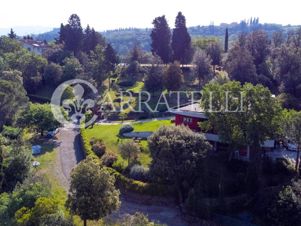 Villa di lusso con piscina e campo da tennis a Fir