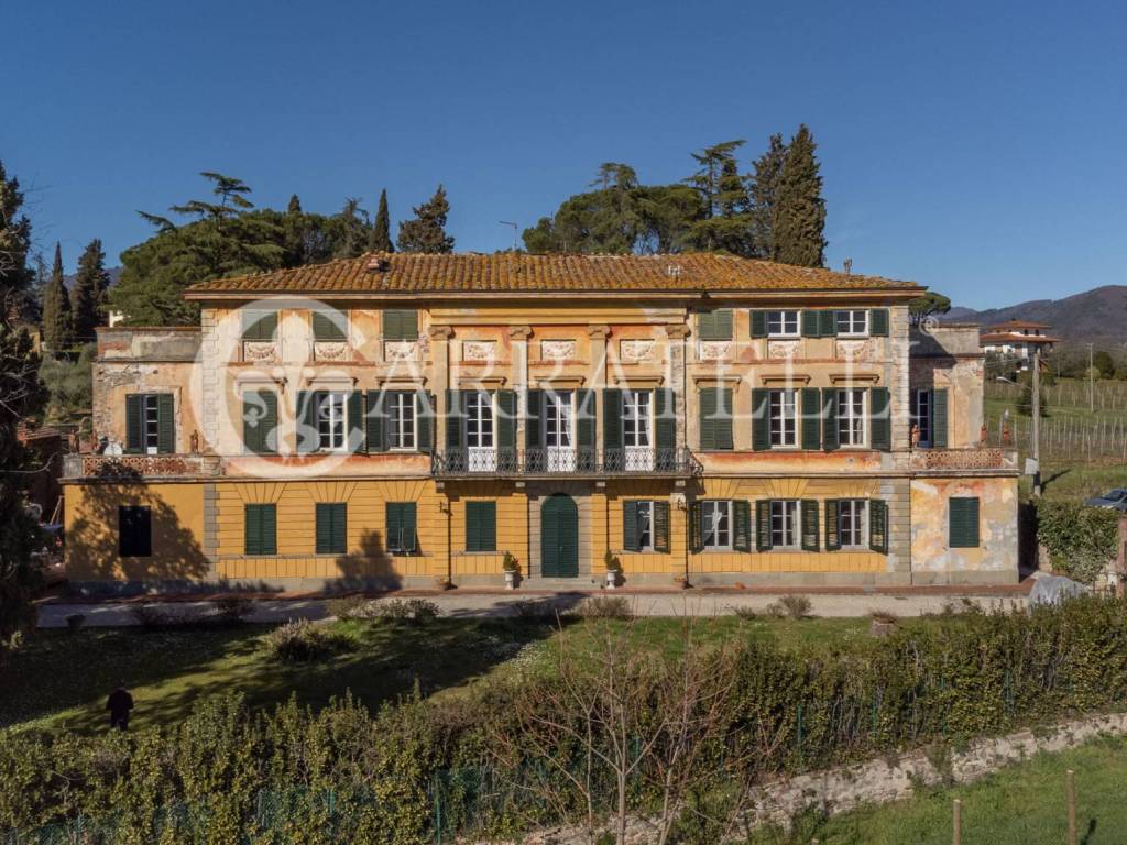 Meravigliosa villa storica con parco vicino Lucca 