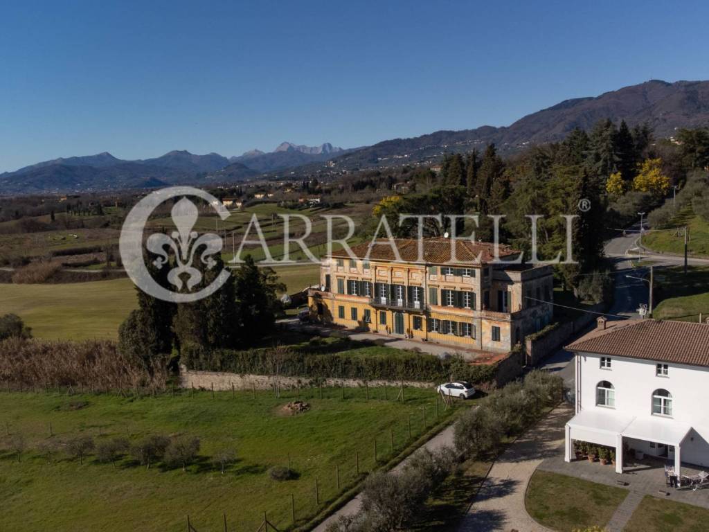 Meravigliosa villa storica con parco vicino Lucca 