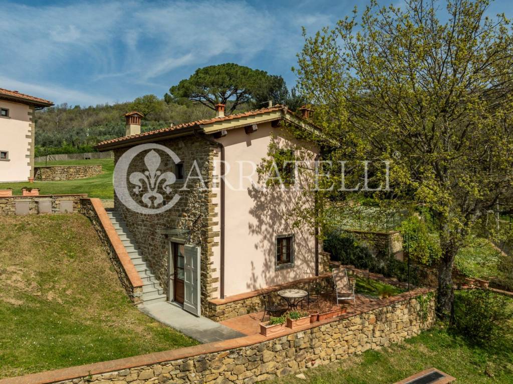 Villa con terreno e piscina panoramica