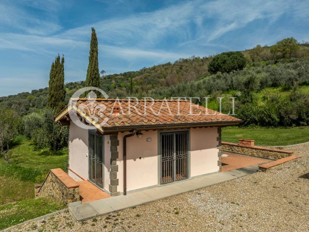 Villa con terreno e piscina panoramica