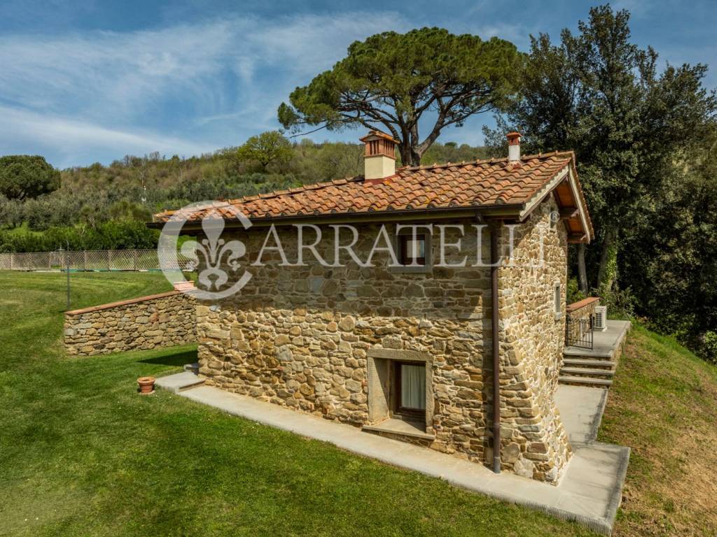 Villa con terreno e piscina panoramica