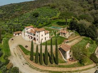 Villa con terreno e piscina panoramica