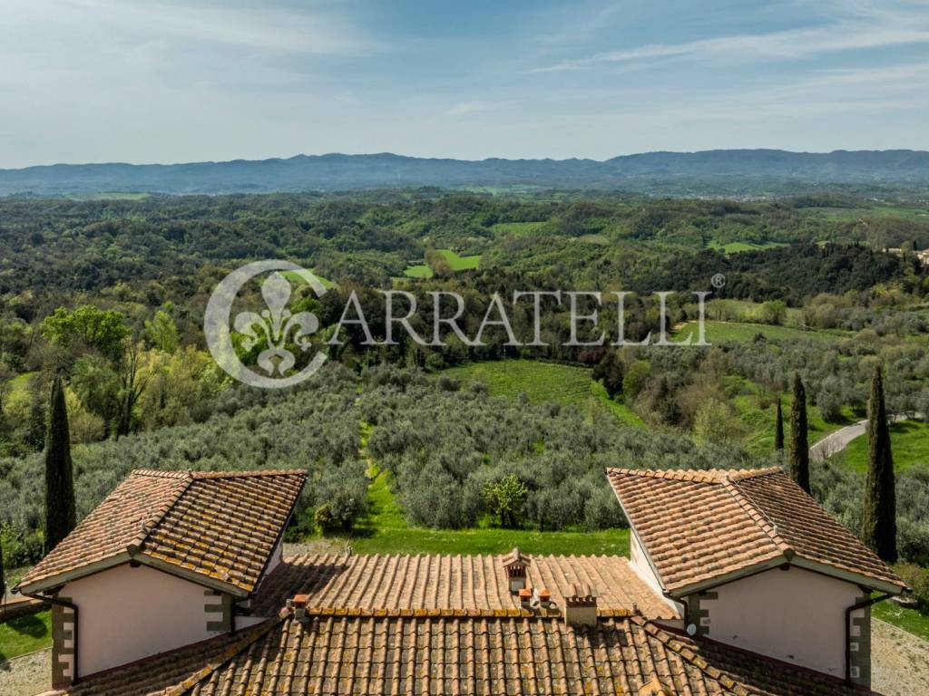 Villa con terreno e piscina panoramica