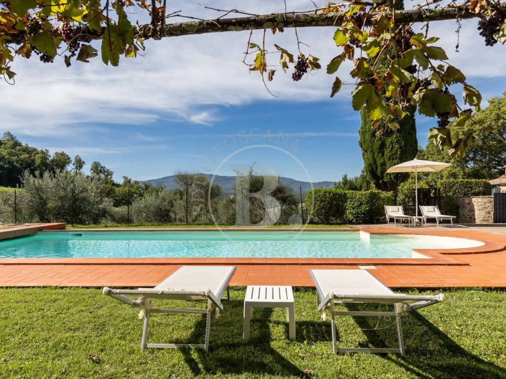 Complesso colonico con piscina, Radicondoli-Siena