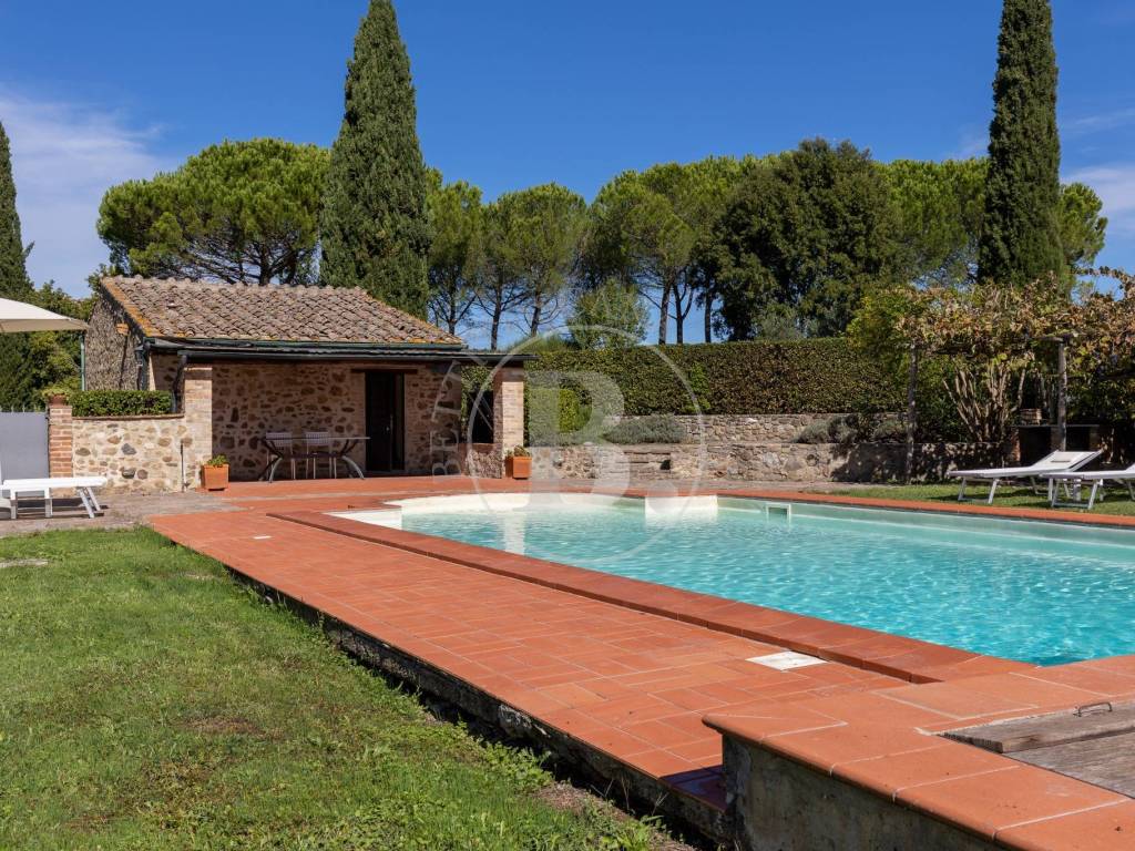 Complesso colonico con piscina, Radicondoli-Siena