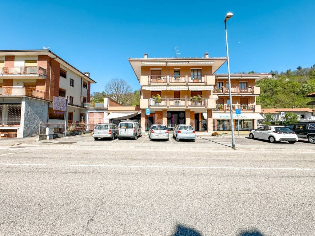 bar vendita borgosesia esterno4