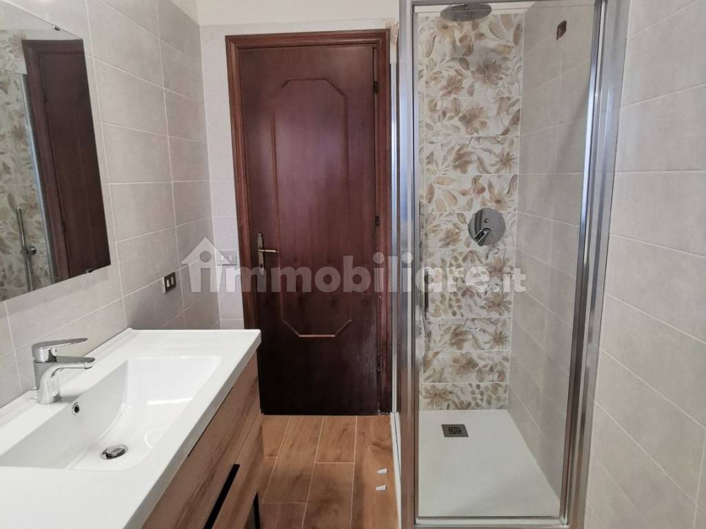 BAGNO FINESTRATO CONDIVISO