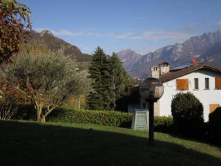 Foto - Vendita villa con giardino, Galbiate, Lago di Como