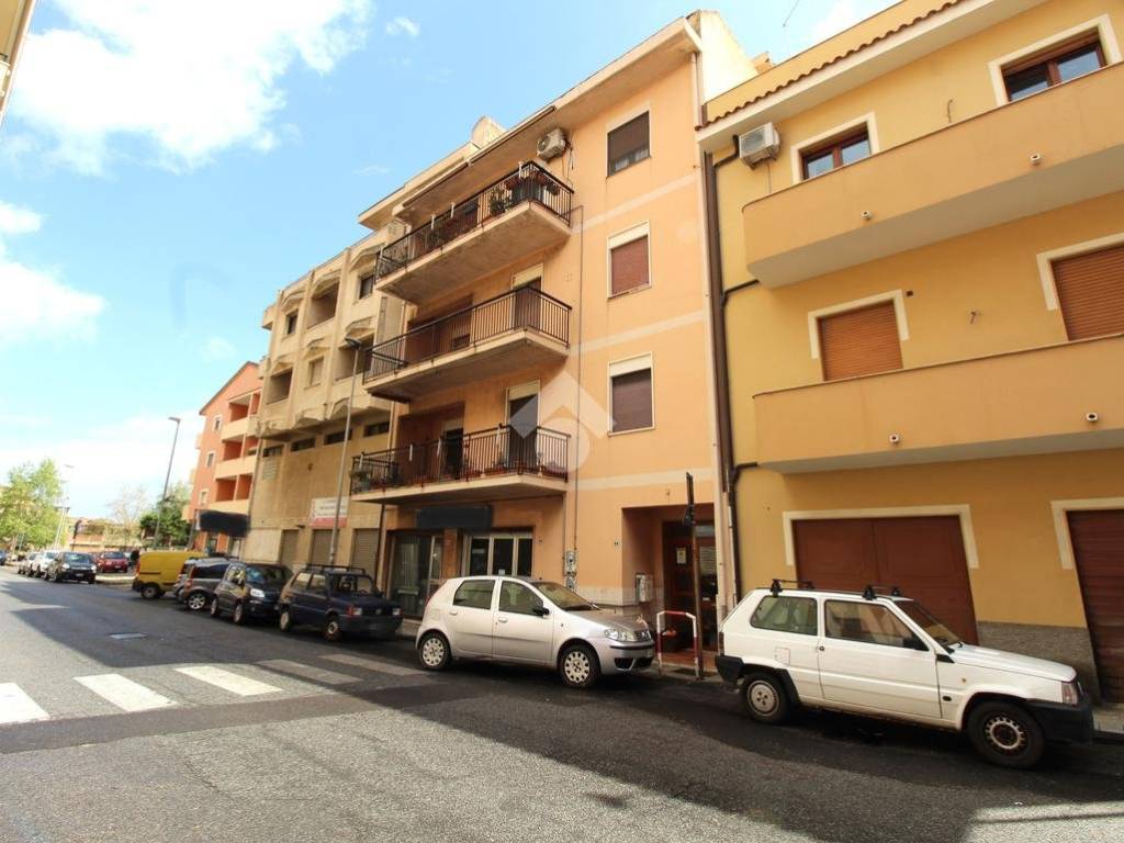 Quadrilocale via corrado alvaro 24, centro, villa san giovanni