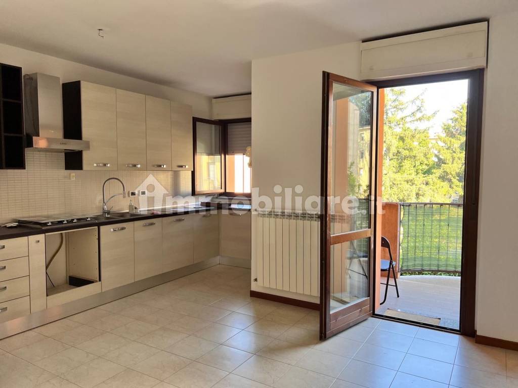 Rent Apartment Cremona. 3room flat in via Legione Ceccopieri 2G