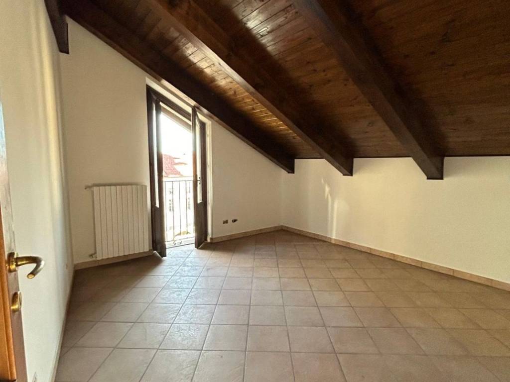 Sale Apartment Mondovì. 4room flat in piazza Santa Maria Maggiore