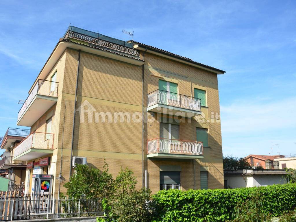 Vendita Appartamento in via della Stazione di Ciampino 84. Roma. Ottimo  stato, secondo piano, riscaldamento autonomo, rif. 108594151