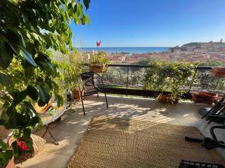 Foto - Si vende Trilocale con terrazzo, Riviera dei Fiori, Ventimiglia