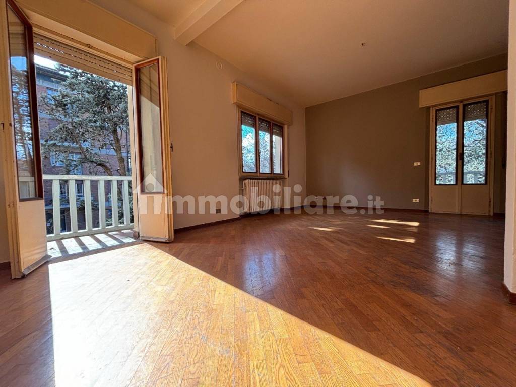 Palazzo Edificio via Antonio Urceo Codro, Reggio Emilia, Rif