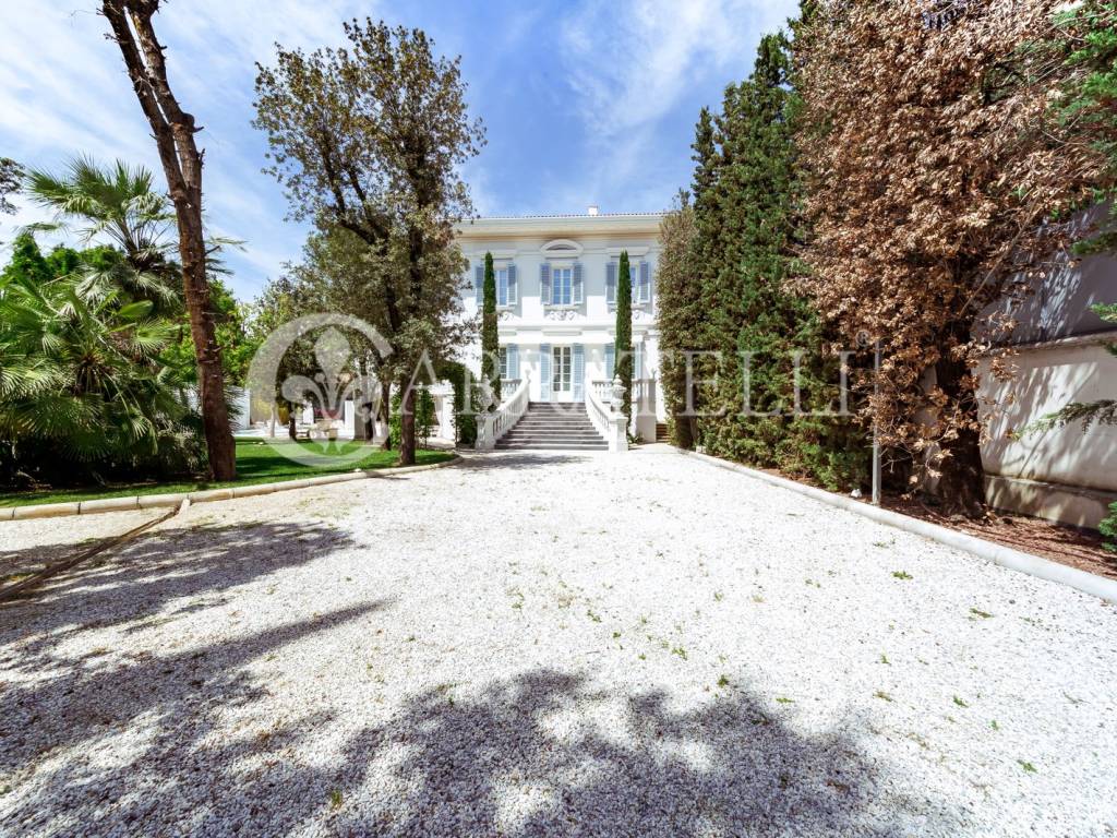 Villa di charme con giardino e piscina a Empoli